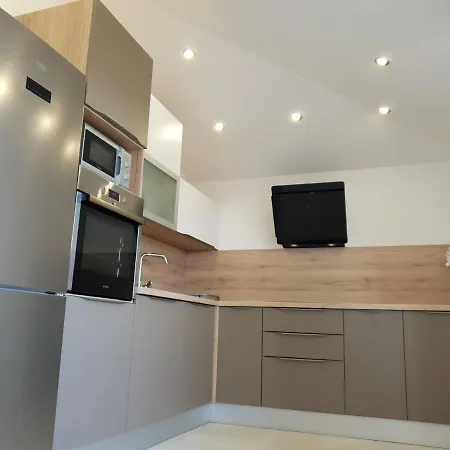 Spacious Loni - Unique Landmark تروغير